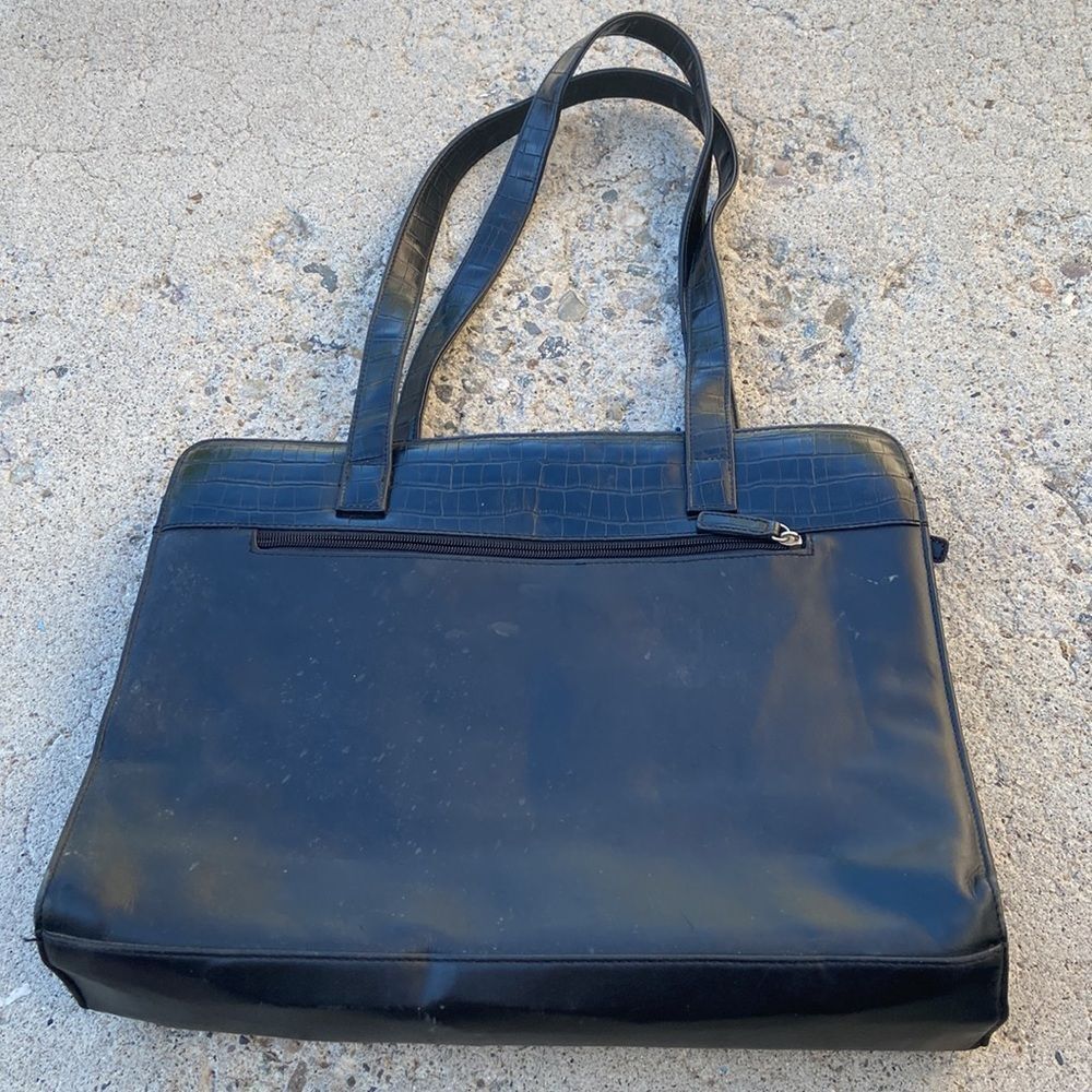 BUXTON GENUNE LEATHER BAG